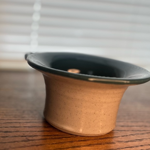 Great Bay Pottery North Hampton NH Lipped Handled Cup - Picture 6 of 6